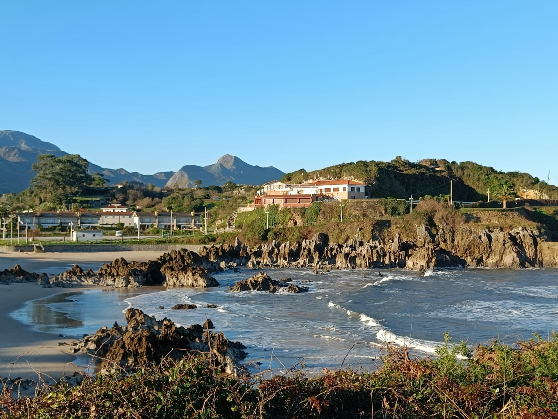 Llanes