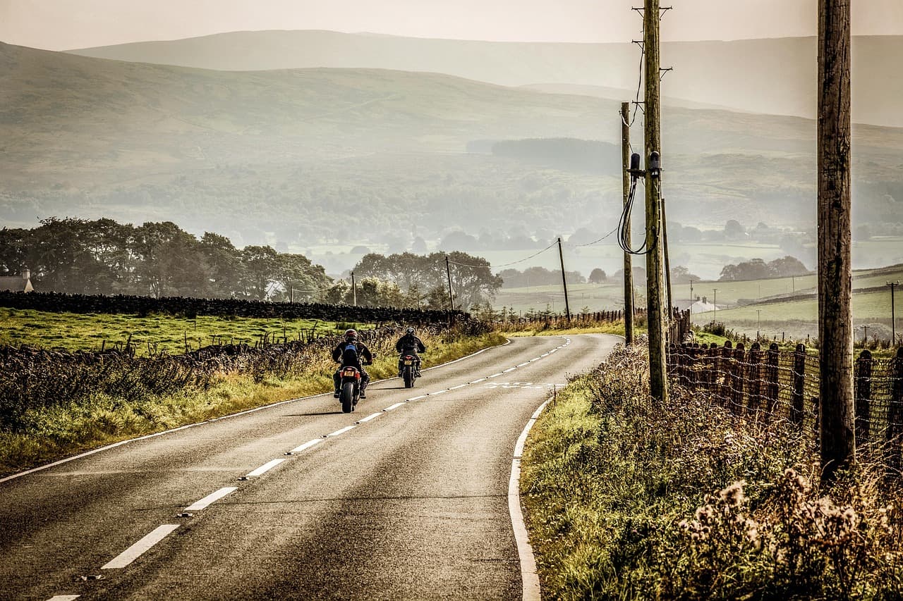 Die Top 10 Kurvenstrecken für Cabriotouren in Großbritannien