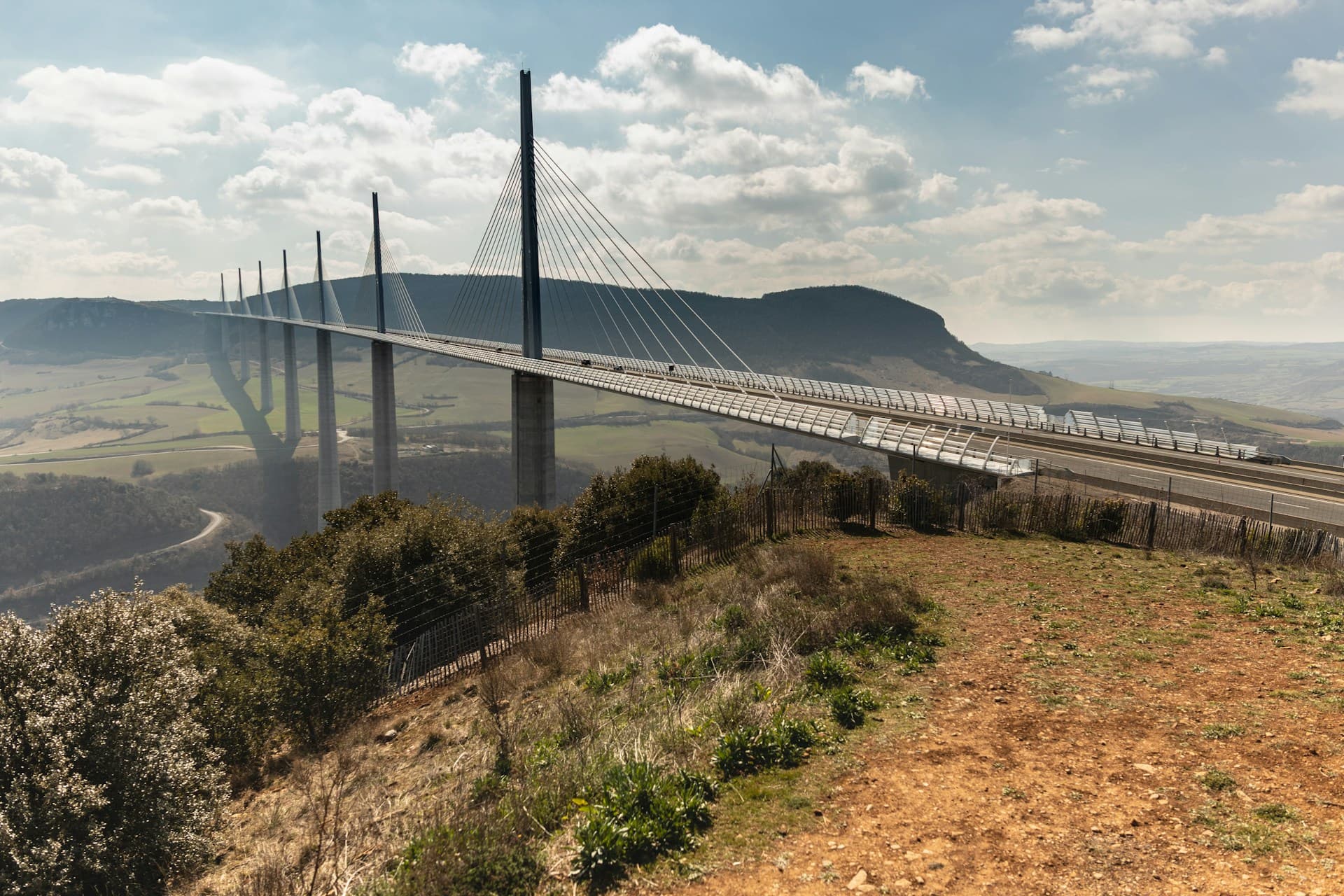 Viadukt von Millau – Ein Meisterwerk moderner Ingenieurskunst
